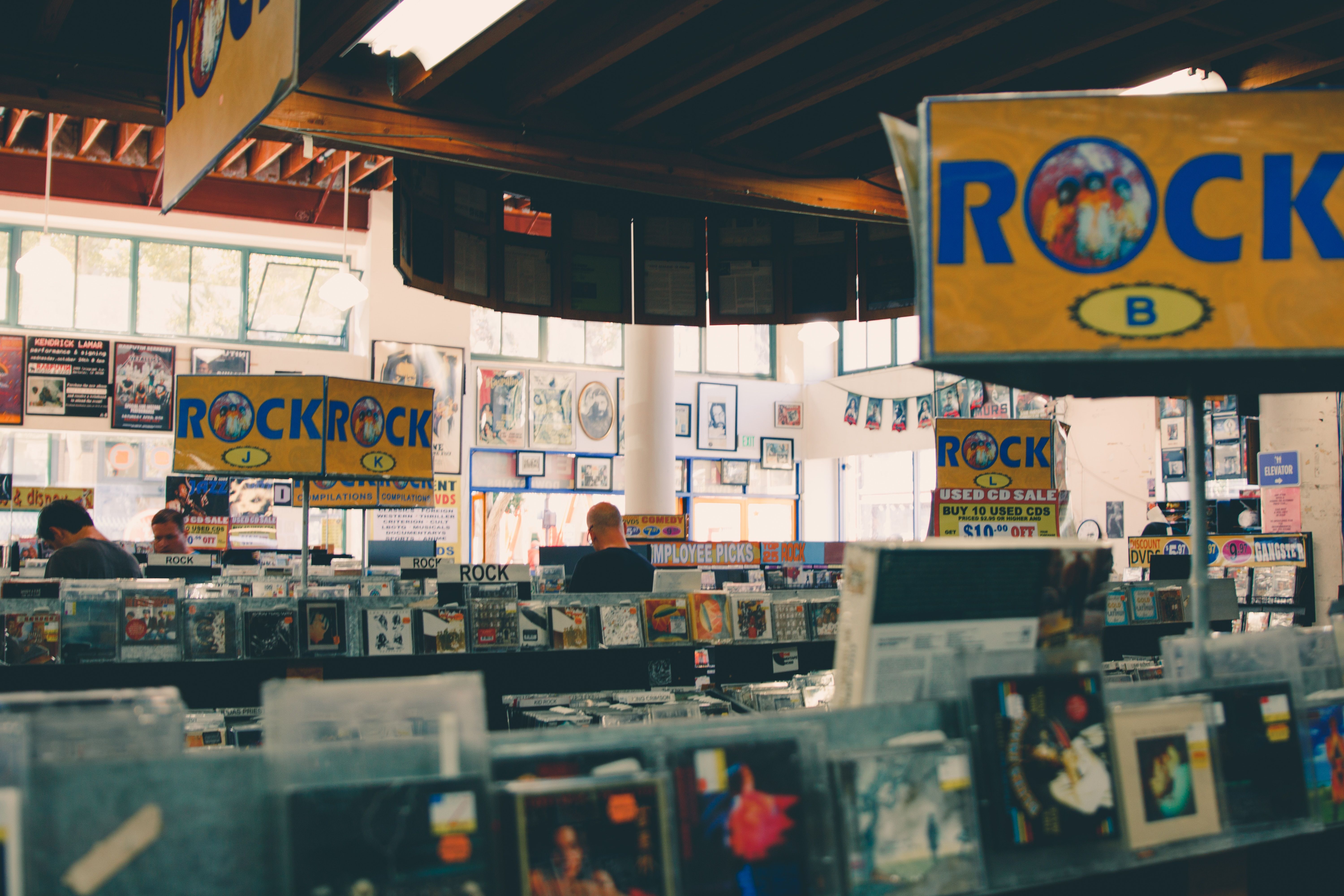 Why CDs and Vinyl Still Co-Exist in the Digital Age